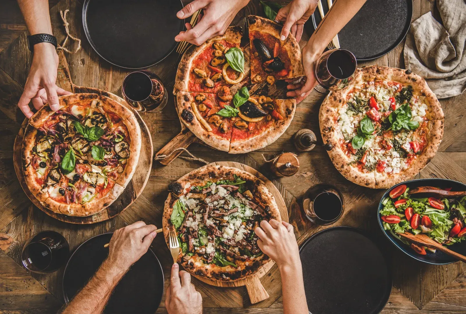 Restaurant de pizzas entre amis
